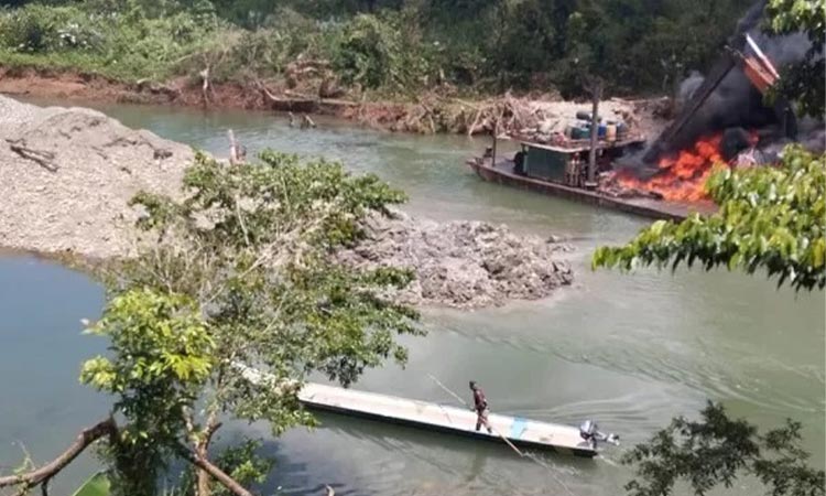 Ejército da golpe a minería ilegal en Cauca